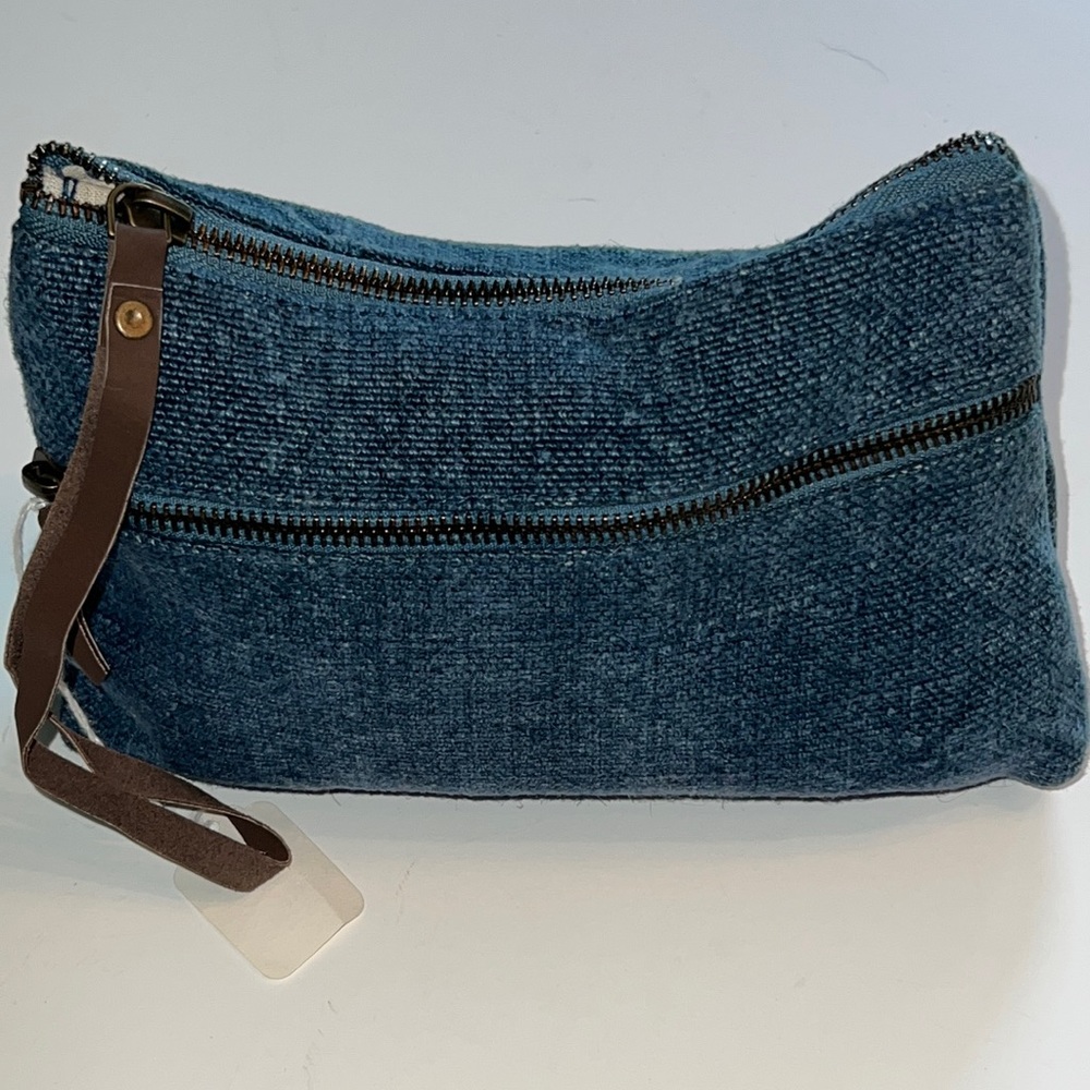 roost jute clutch bag w/exterior pocket & leather wristlet-NWT